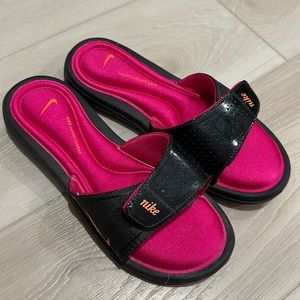 Nike Women’s Slides Sandals Pink/Black NEW Sz 7